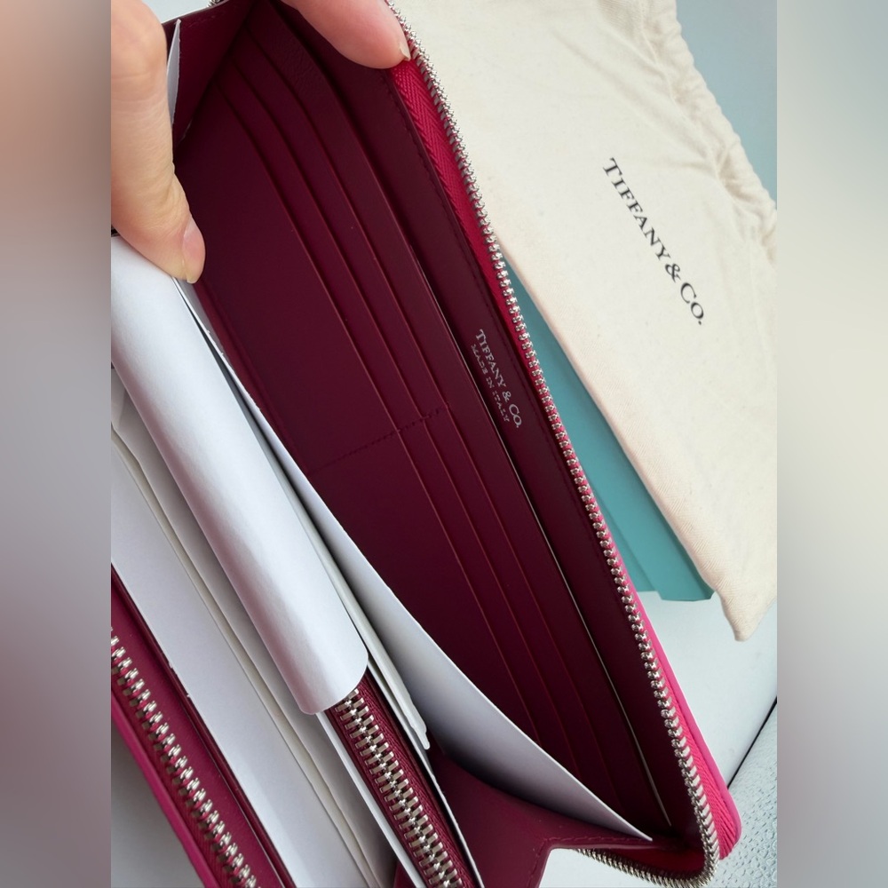 Tiffany & Co. New red black ombré leather L zip wallet - Picture 10 of 12